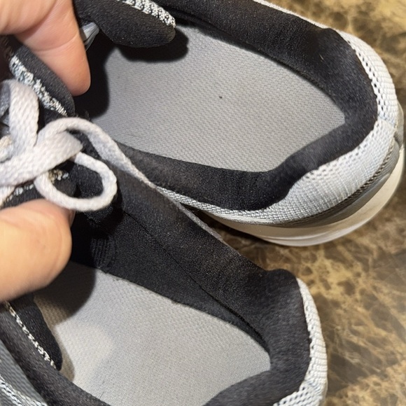 Nike running (UNISEX)
Size 7
Excellent conditions - Picture 6 of 6